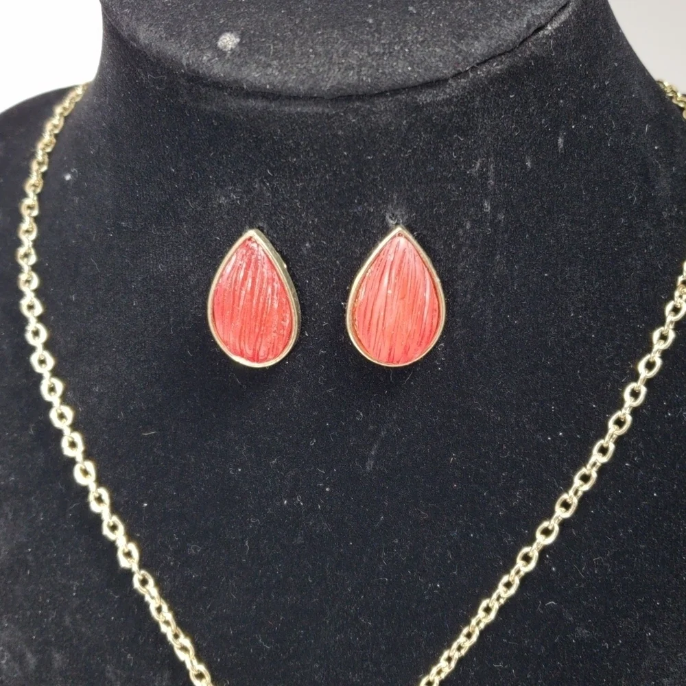 Red Teardrop Necklace & Earrings Set – Gold Statement Pendant Jewelry for Women